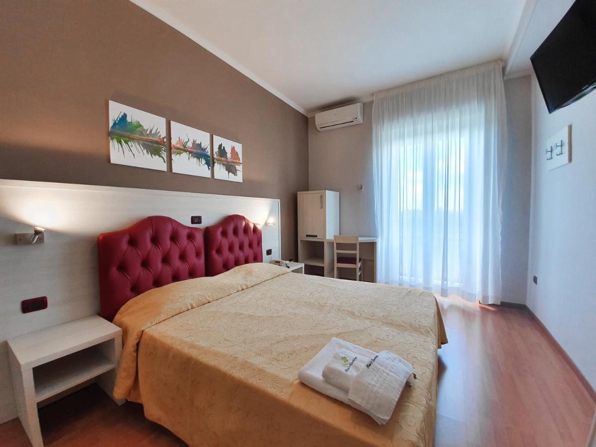 Hotel Il Quadrifoglio Cerignola Exterior foto